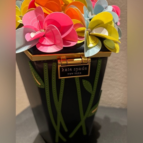 Kate Spade 3-D in bloom handbag - Picture 3 of 7
